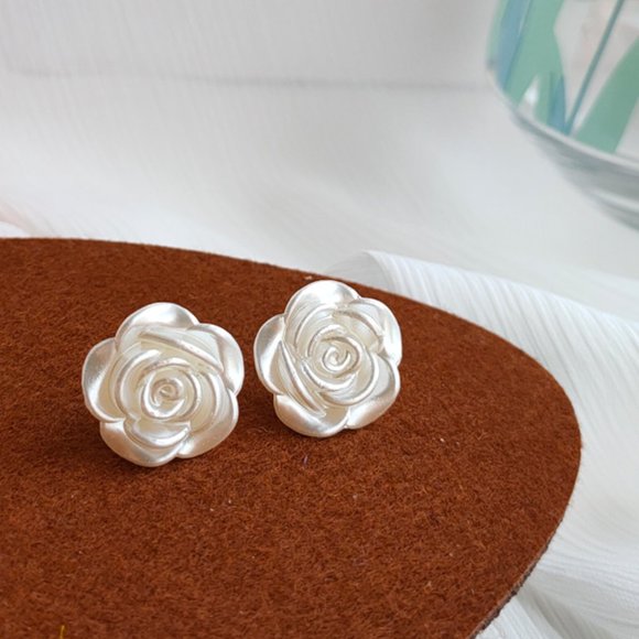 💙💕💕Last one Pearl Flower Stud Earrings - Picture 2 of 11